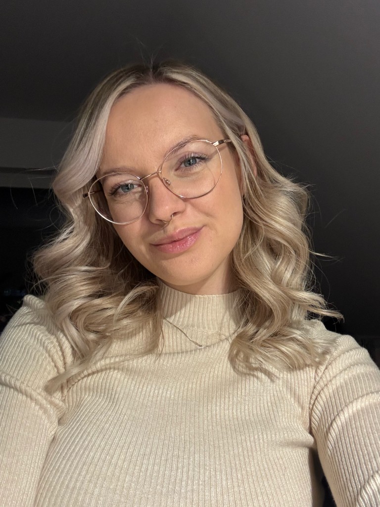 Vanessa Jesdinsky, Friseurmeisterin und Inhaberin von Blond by Vanessa